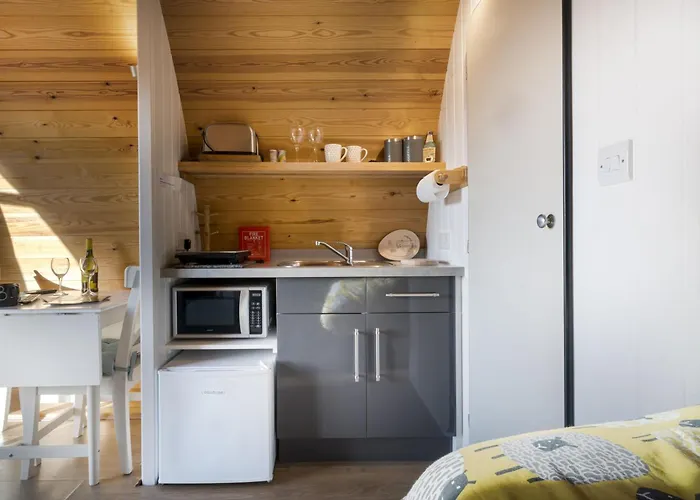 Willow Tree Pod * Brigsteer